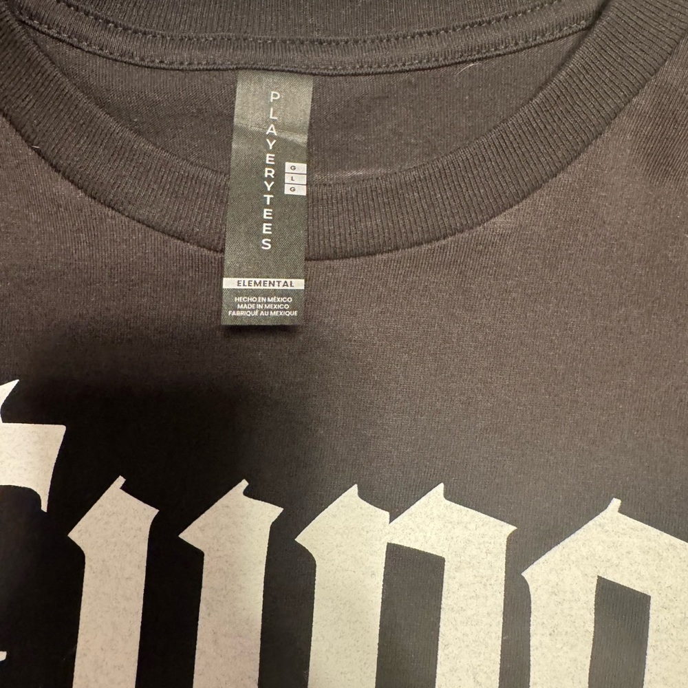 T-Shirt - Picture 4 of 5